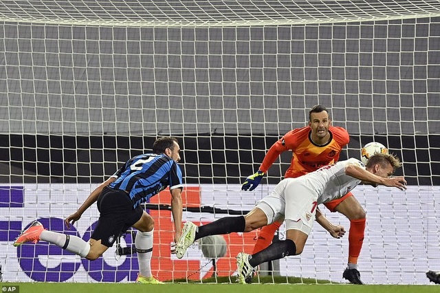 Những khoảnh khắc nghẹt thở trong chiến thắng của Sevilla trước Inter Milan - 6 Những khoảnh khắc nghẹt thở trong chiến thắng của Sevilla trước Inter Milan - 6