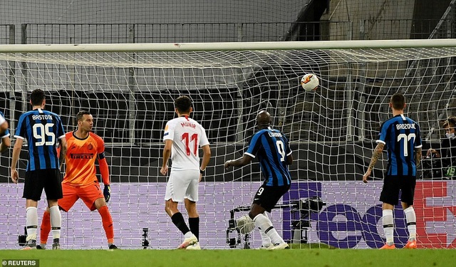 Những khoảnh khắc nghẹt thở trong chiến thắng của Sevilla trước Inter Milan - 17 Những khoảnh khắc nghẹt thở trong chiến thắng của Sevilla trước Inter Milan - 17