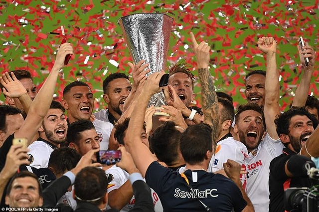 Những khoảnh khắc nghẹt thở trong chiến thắng của Sevilla trước Inter Milan - 26 Những khoảnh khắc nghẹt thở trong chiến thắng của Sevilla trước Inter Milan - 26