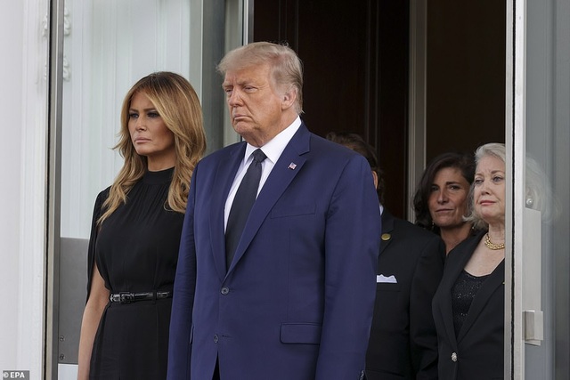 Ông Trump tổ chức tang lễ cho em trai tại Nhà Trắng - 2