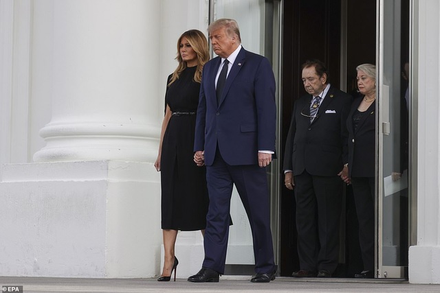 Ông Trump tổ chức tang lễ cho em trai tại Nhà Trắng - 10