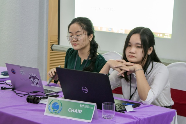 Nữ sinh Phú Yên xuất sắc giành 15 học bổng du học ở Mỹ - 2 Nữ sinh Phú Yên xuất sắc giành 15 học bổng du học ở Mỹ - 2