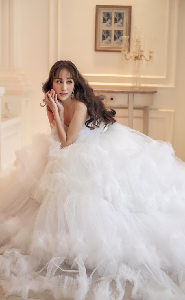 Khánh Thi trẻ đẹp, giảm cân choáng váng khiến Phan Hiển tự ti khi đi cạnh - 9 Khánh Thi trẻ đẹp, giảm cân choáng váng khiến Phan Hiển tự ti khi đi cạnh - 9