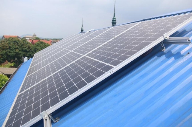EVNNPC tạo điều kiện tối đa cho khách hàng đầu tư điện mặt trời mái nhà - 1