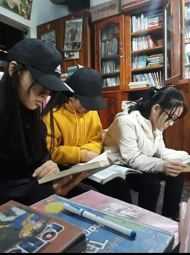 Vượt qua bệnh hiểm nghèo, cô gái làm thư viện cho mọi người đọc miễn phí - 3 Vượt qua bệnh hiểm nghèo, cô gái làm thư viện cho mọi người đọc miễn phí - 3