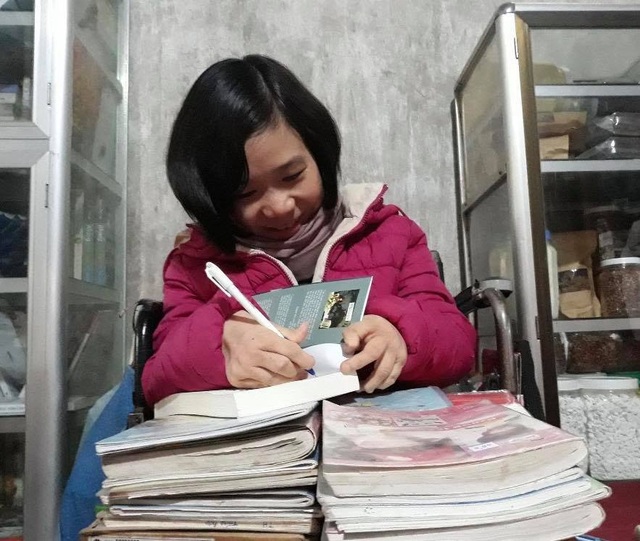 Vượt qua bệnh hiểm nghèo, cô gái làm thư viện cho mọi người đọc miễn phí - 1 Vượt qua bệnh hiểm nghèo, cô gái làm thư viện cho mọi người đọc miễn phí - 1
