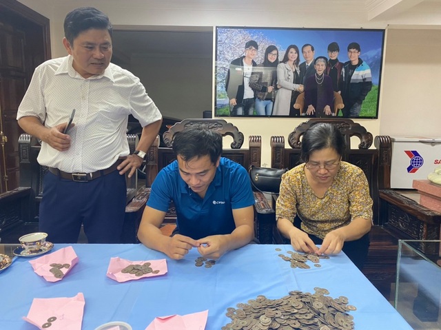 Hà Tĩnh: Phát hiện 100kg tiền cổ khi đào móng nhà - 3 Hà Tĩnh: Phát hiện 100kg tiền cổ khi đào móng nhà - 3