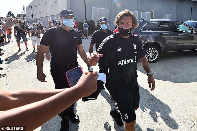 C.Ronaldo gây ấn tượng trong ngày ra mắt HLV Pirlo - 2 C.Ronaldo gây ấn tượng trong ngày ra mắt HLV Pirlo - 2