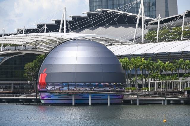 Ngắm Apple Store đầu tiên có kiến trúc nổi trên mặt nước ở Singapore - 3 Ngắm Apple Store đầu tiên có kiến trúc nổi trên mặt nước ở Singapore - 3