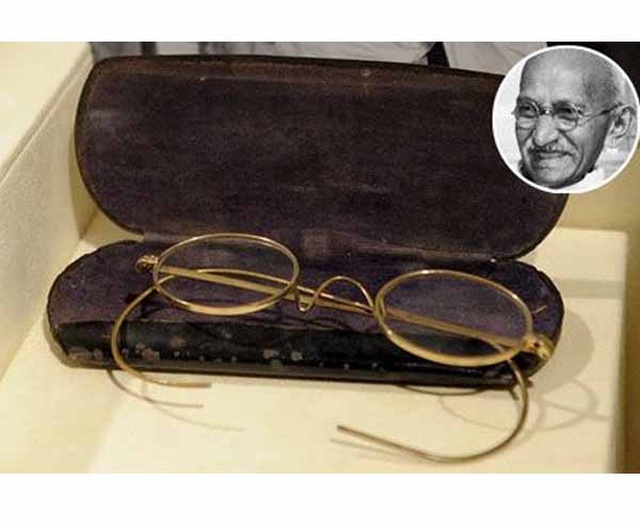 Đấu giá cặp kính mạ vàng của lãnh tụ Ấn Độ Mahatma Gandhi: Chốt 340.000 USD - 1 Đấu giá cặp kính mạ vàng của lãnh tụ Ấn Độ Mahatma Gandhi: Chốt 340.000 USD - 1