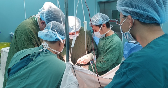 Vỡ tim sau tai nạn, bệnh nhân may mắn thoát chết - 1 Vỡ tim sau tai nạn, bệnh nhân may mắn thoát chết - 1