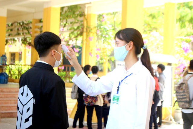 Quảng Nam: Tuyệt đối không đề xuất cán bộ có yếu tố dịch tễ đi coi thi - 1 Quảng Nam: Tuyệt đối không đề xuất cán bộ có yếu tố dịch tễ đi coi thi - 1