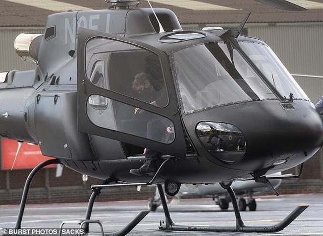 Ở tuổi 58, Tom Cruise thể hiện đẳng cấp phong độ khi tự lái máy bay - 5 Ở tuổi 58, Tom Cruise thể hiện đẳng cấp phong độ khi tự lái máy bay - 5