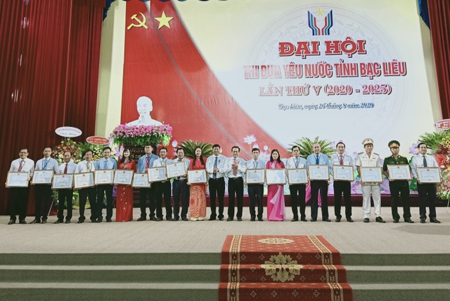 Đại hội thi đua yêu nước: Thi đua xây dựng con người mới - 1 Đại hội thi đua yêu nước: Thi đua xây dựng con người mới - 1