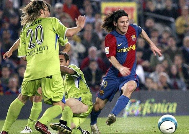 10 khoảnh khắc mang tính biểu tượng của Messi - 3
