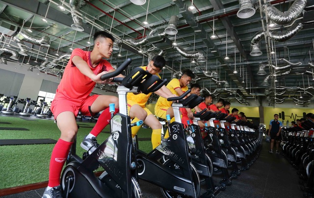 HLV Troussier: “Việt Nam cần luồng gió mới để tranh vé World Cup 2026” - 3