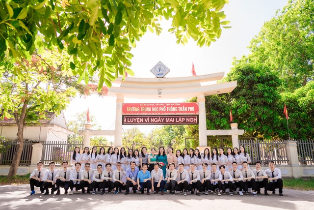 Ngỡ ngàng lớp học trường huyện có 14 thí sinh đạt từ 27 điểm trở lên - 1 Ngỡ ngàng lớp học trường huyện có 14 thí sinh đạt từ 27 điểm trở lên - 1