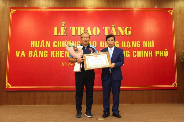 HLV Park Hang Seo vinh dự nhận Huân chương Lao động hạng Nhì - 1 HLV Park Hang Seo vinh dự nhận Huân chương Lao động hạng Nhì - 1