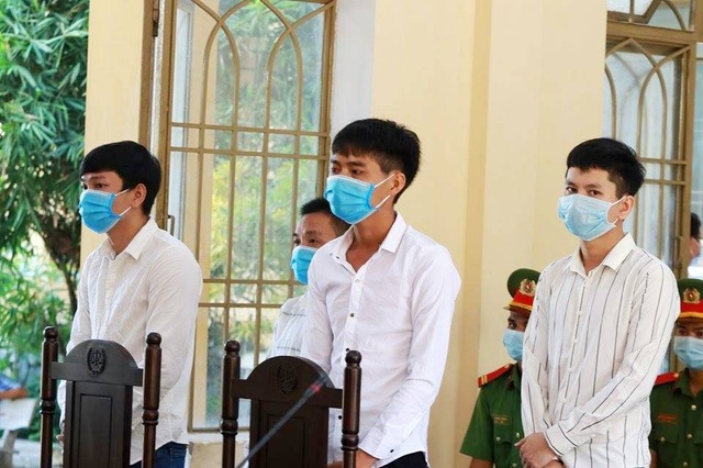 Trộm 37 cây vàng, 4 thanh niên chia nhau 31 năm tù - 1 Trộm 37 cây vàng, 4 thanh niên chia nhau 31 năm tù - 1