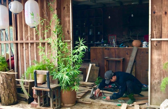 Rời Sài Gòn hoa lệ, chàng trai trẻ tới Đà Lạt dựng nhà, chăm cún, trồng hoa - 8 Rời Sài Gòn hoa lệ, chàng trai trẻ tới Đà Lạt dựng nhà, chăm cún, trồng hoa - 8