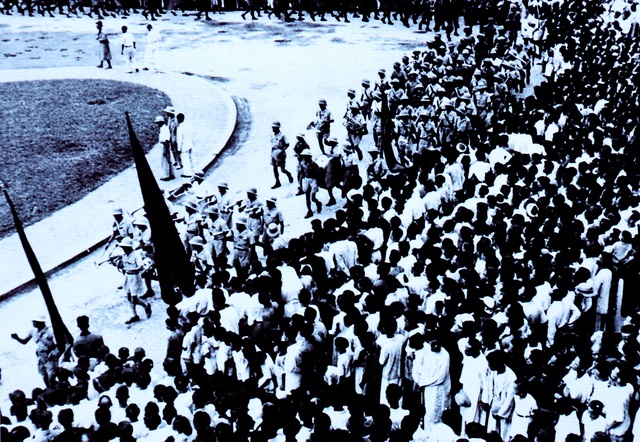 Cách mạng tháng 8.jpg Cách mạng tháng 8.jpg