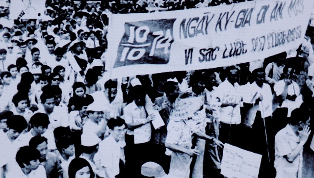 Cách mạng tháng 8.jpg Cách mạng tháng 8.jpg