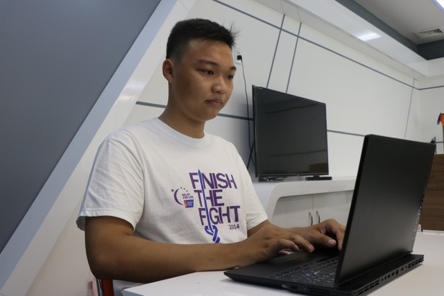 Chưa ra trường, SV FPT được doanh nghiệp trải thảm đỏ chào đón - 1 Chưa ra trường, SV FPT được doanh nghiệp trải thảm đỏ chào đón - 1