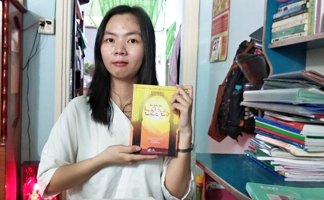 Nữ sinh đạt điểm 10 Ngữ Văn ở An Giang: Đam mê đọc sách, tự học là chính - 2 Nữ sinh đạt điểm 10 Ngữ Văn ở An Giang: Đam mê đọc sách, tự học là chính - 2