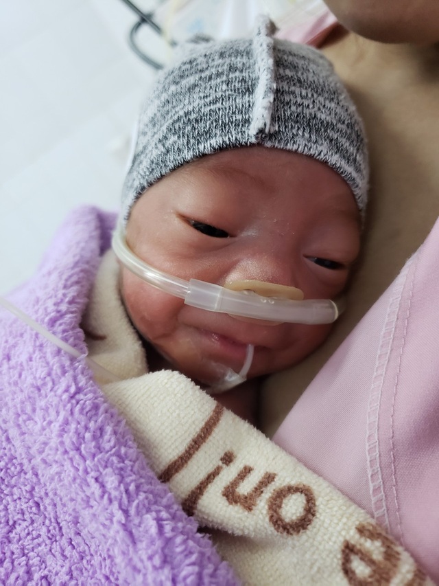 Cha mẹ chết lặng hay tin con còn sống sau 1 tháng đưa con vào chùa chôn cất - 3 Cha mẹ chết lặng hay tin con còn sống sau 1 tháng đưa con vào chùa chôn cất - 3