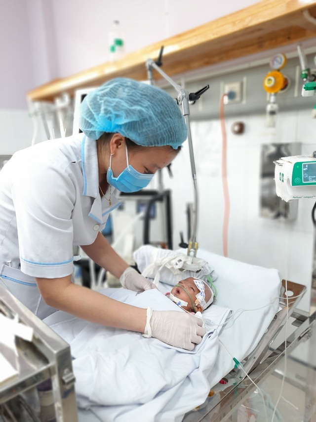 Cha mẹ chết lặng hay tin con còn sống sau 1 tháng đưa con vào chùa chôn cất - 6 Cha mẹ chết lặng hay tin con còn sống sau 1 tháng đưa con vào chùa chôn cất - 6