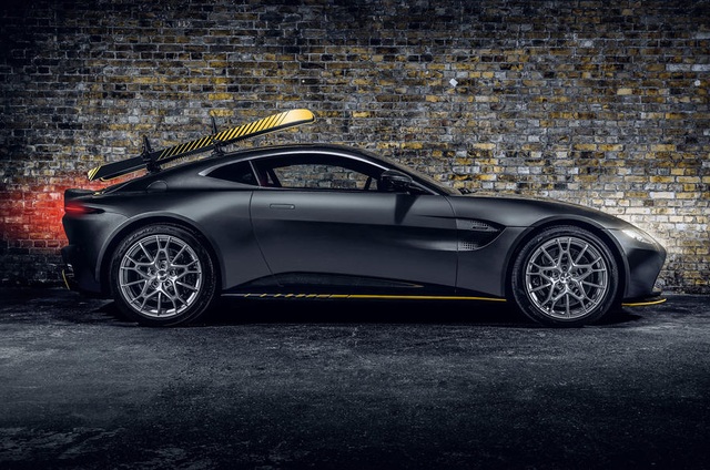 Bộ đôi Vantage và DBS Superleggera của Aston Martin khoác áo Điệp viên 007 - 14