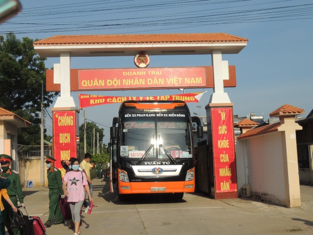 Niềm vui ngày đoàn tụ gia đình của 232 công dân về từ Malaysia - 6 Niềm vui ngày đoàn tụ gia đình của 232 công dân về từ Malaysia - 6