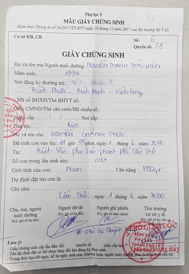 Cha mẹ chết lặng hay tin con còn sống sau 1 tháng đưa con vào chùa chôn cất - 2 Cha mẹ chết lặng hay tin con còn sống sau 1 tháng đưa con vào chùa chôn cất - 2