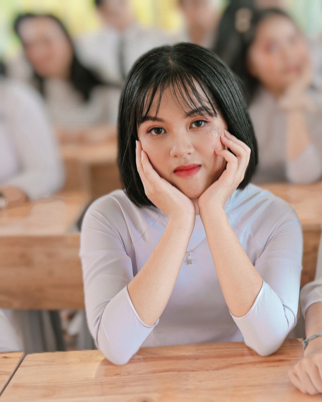 Ước mơ thành bác sỹ quân y của nữ sinh mồ côi mẹ giành 2 điểm 10 Hóa, Sinh - 1 Ước mơ thành bác sỹ quân y của nữ sinh mồ côi mẹ giành 2 điểm 10 Hóa, Sinh - 1