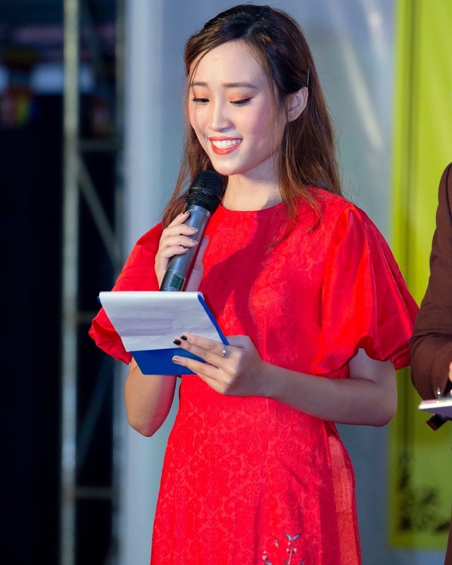 Nữ sinh trường báo đam mê nghề MC, sớm tự lập ở tuổi 20 - 2 Nữ sinh trường báo đam mê nghề MC, sớm tự lập ở tuổi 20 - 2