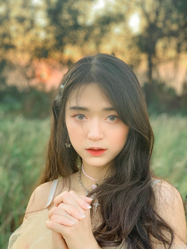 Những nữ sinh sở hữu nhan sắc chuẩn “thanh xuân vườn trường” - 2 Những nữ sinh sở hữu nhan sắc chuẩn “thanh xuân vườn trường” - 2