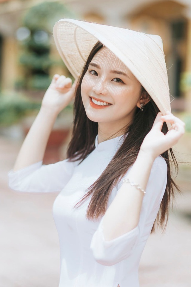 Những nữ sinh sở hữu nhan sắc chuẩn “thanh xuân vườn trường” - 3 Những nữ sinh sở hữu nhan sắc chuẩn “thanh xuân vườn trường” - 3
