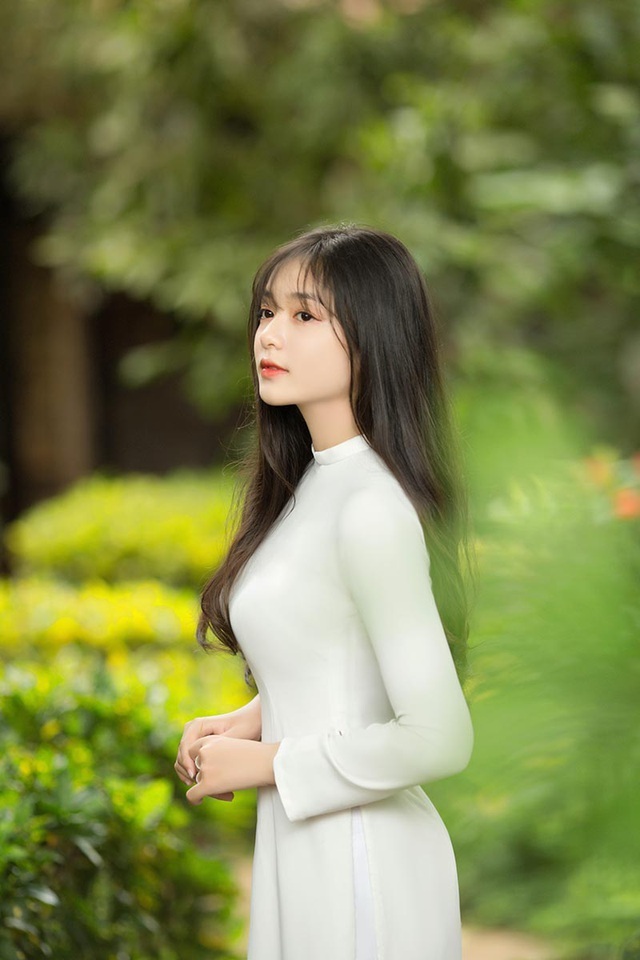 Những nữ sinh sở hữu nhan sắc chuẩn “thanh xuân vườn trường” - 5 Những nữ sinh sở hữu nhan sắc chuẩn “thanh xuân vườn trường” - 5