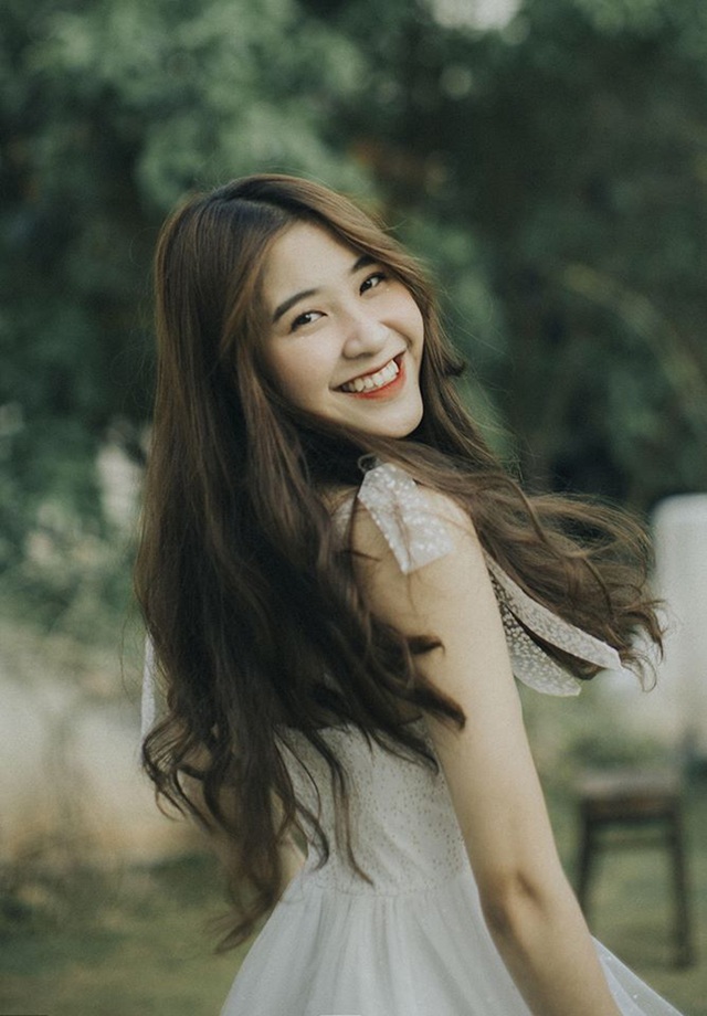 Những nữ sinh sở hữu nhan sắc chuẩn “thanh xuân vườn trường” - 8 Những nữ sinh sở hữu nhan sắc chuẩn “thanh xuân vườn trường” - 8
