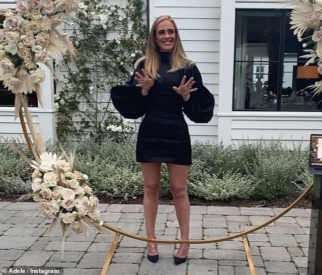 Adele khoe bụng phẳng sau khi giảm... 45 kg - 3 Adele khoe bụng phẳng sau khi giảm... 45 kg - 3