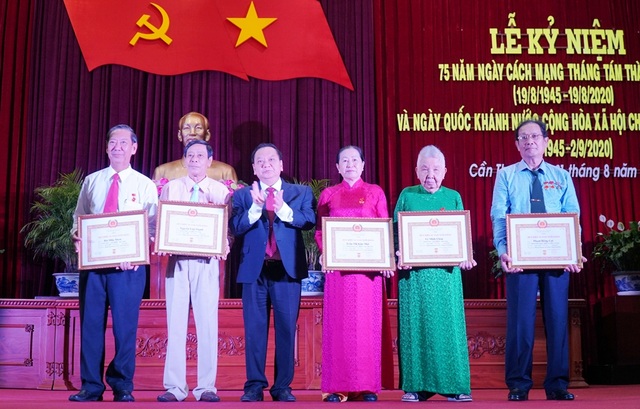 Xây dựng Cần Thơ văn minh, hiện đại mang đậm văn hóa vùng sông nước - 3 Xây dựng Cần Thơ văn minh, hiện đại mang đậm văn hóa vùng sông nước - 3