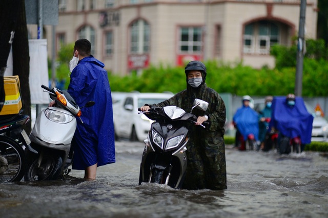 Ngập ở Sài Gòn..jpg