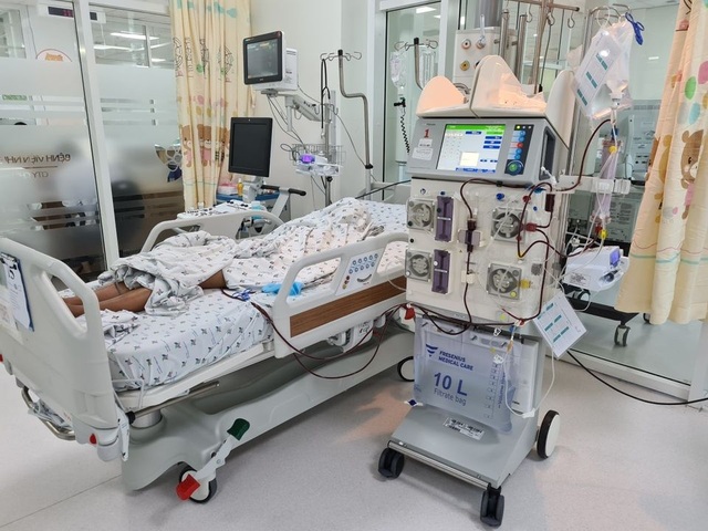 Cứu sống bé gái uống thuốc diệt cỏ tự tử do cãi nhau với mẹ - 1 Cứu sống bé gái uống thuốc diệt cỏ tự tử do cãi nhau với mẹ - 1