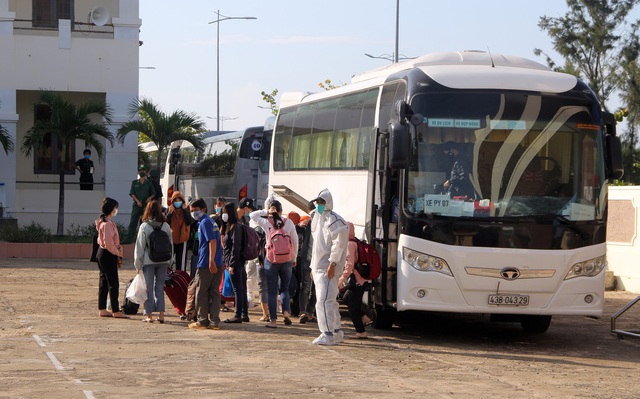 Phú Yên đón 122 công dân từ Đà Nẵng về cách ly theo dõi - 1 Phú Yên đón 122 công dân từ Đà Nẵng về cách ly theo dõi - 1