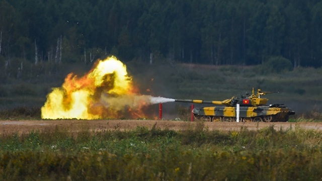 Vietnamese tank team is playing fiercely in Army Games final - 1