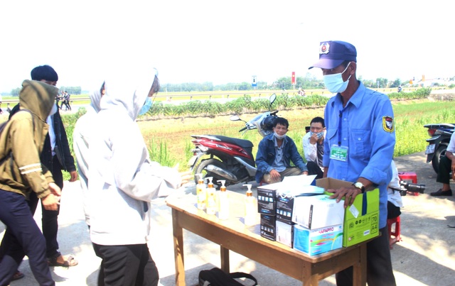 Phòng dịch chặt chẽ trong ngày làm thủ tục dự thi tốt nghiệp THPT đợt 2 - 6 Phòng dịch chặt chẽ trong ngày làm thủ tục dự thi tốt nghiệp THPT đợt 2 - 6