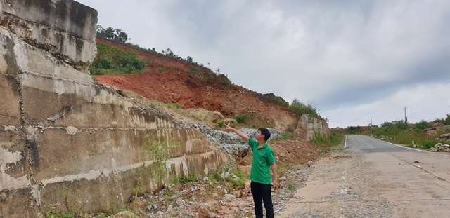 Kinh hãi đoạn đường hơn 500 tỷ đồng tiềm ẩn nguy hiểm trước mùa mưa bão - 4 Kinh hãi đoạn đường hơn 500 tỷ đồng tiềm ẩn nguy hiểm trước mùa mưa bão - 4
