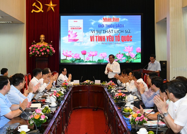 “Vì sự thật lịch sử, vì tình yêu Tổ quốc” ra mắt độc giả - 1 “Vì sự thật lịch sử, vì tình yêu Tổ quốc” ra mắt độc giả - 1