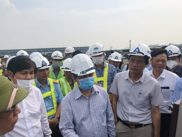 Hơn 1.400 người, 200 máy móc thi công dự án hàng không theo “lệnh” khẩn cấp - 1 Hơn 1.400 người, 200 máy móc thi công dự án hàng không theo “lệnh” khẩn cấp - 1