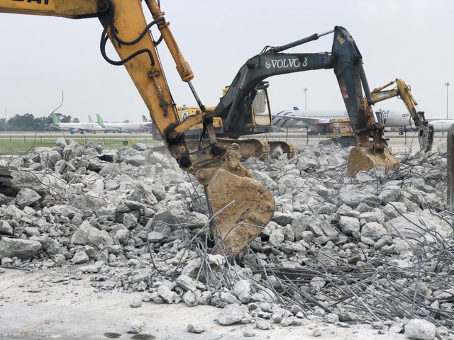 Hơn 1.400 người, 200 máy móc thi công dự án hàng không theo “lệnh” khẩn cấp - 6 Hơn 1.400 người, 200 máy móc thi công dự án hàng không theo “lệnh” khẩn cấp - 6